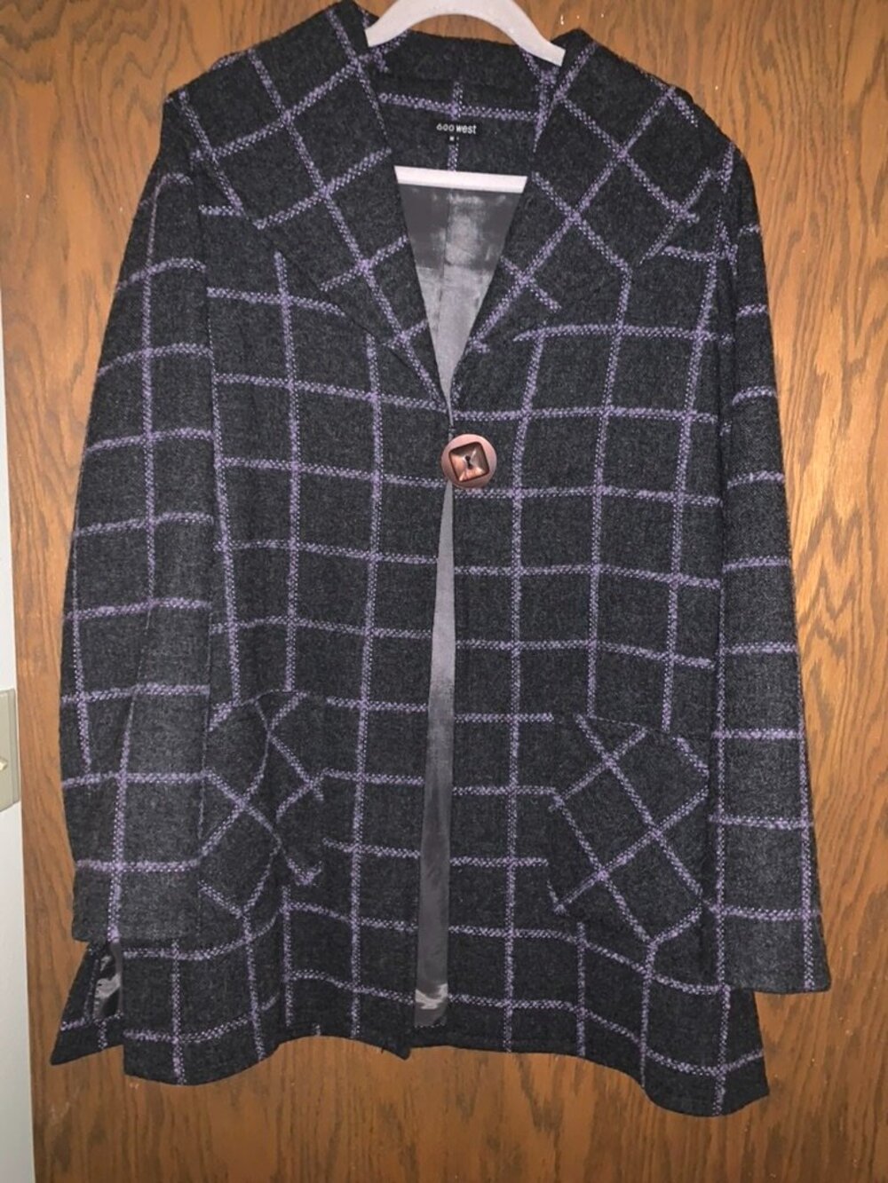 600 West Grey and Purple Jacket M